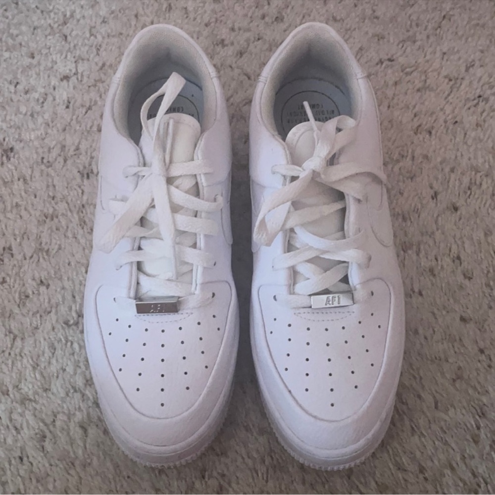 NIKE SAGE LOW SNEAKERS